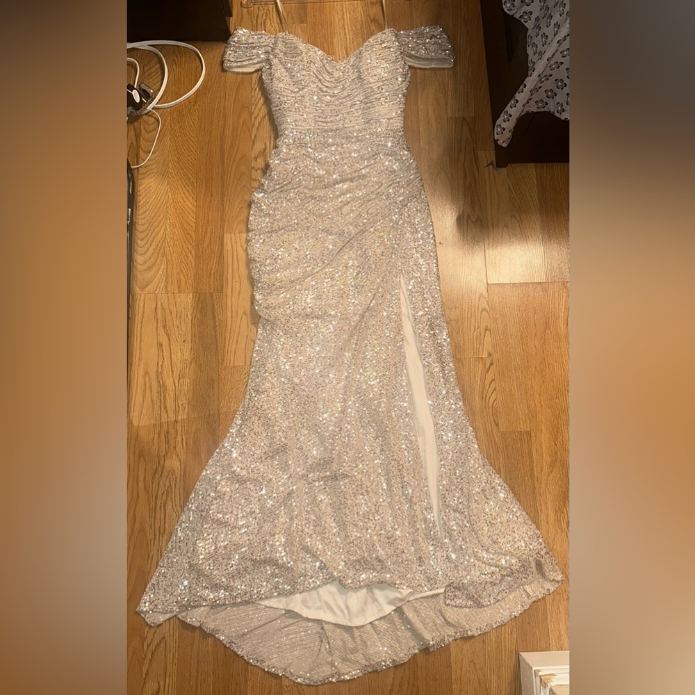 Elegant Champagne Sequin Prom Dress